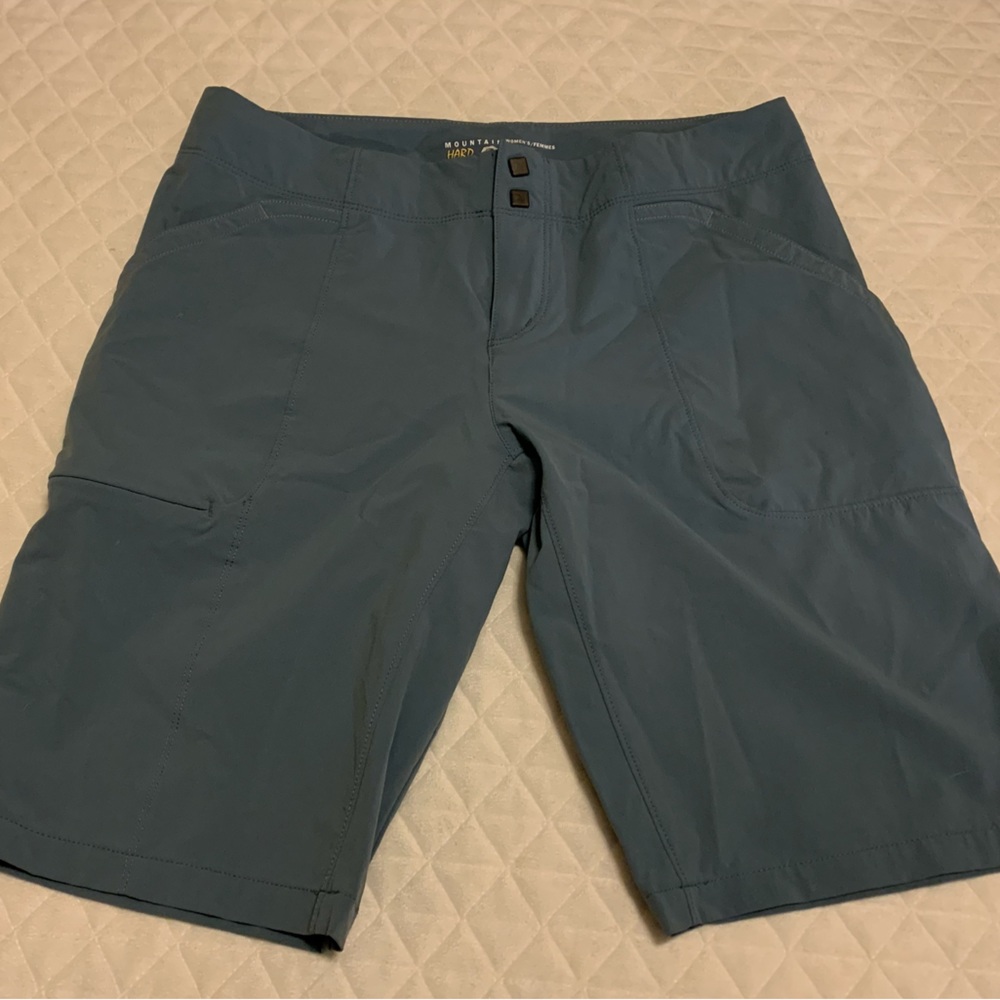 Mountain Hardwear Bermuda shorts, size 8